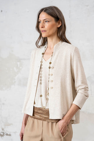 TOP ESCOTE PICO TIRANTE ANCHO BEIGE