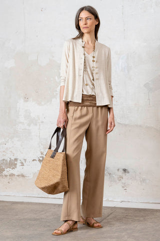 TOP ESCOTE PICO TIRANTE ANCHO BEIGE