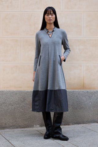 VESTIDO MARSELLA PUNTO CUELLO MAO BAJO TECNOLÓGICO