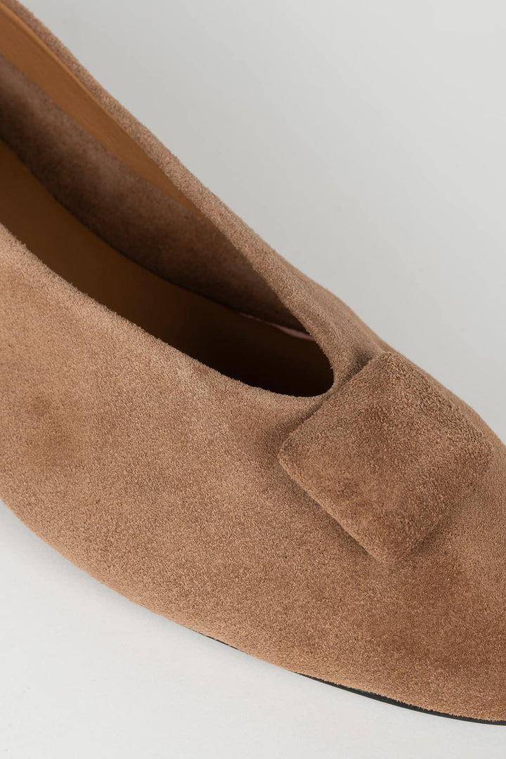 Elvire camel ballet flat