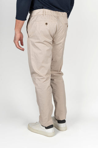 Pantalón My Myths beige con cintura elástica y cordón