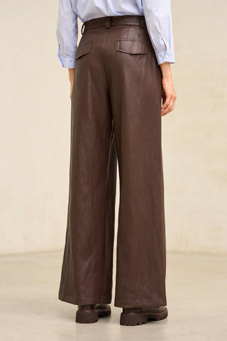 Pantalón Numa marrón chocolate piel vegana